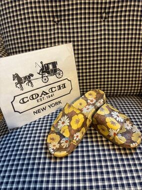 Coach Udele sport slide in Yellow and Brown Floral